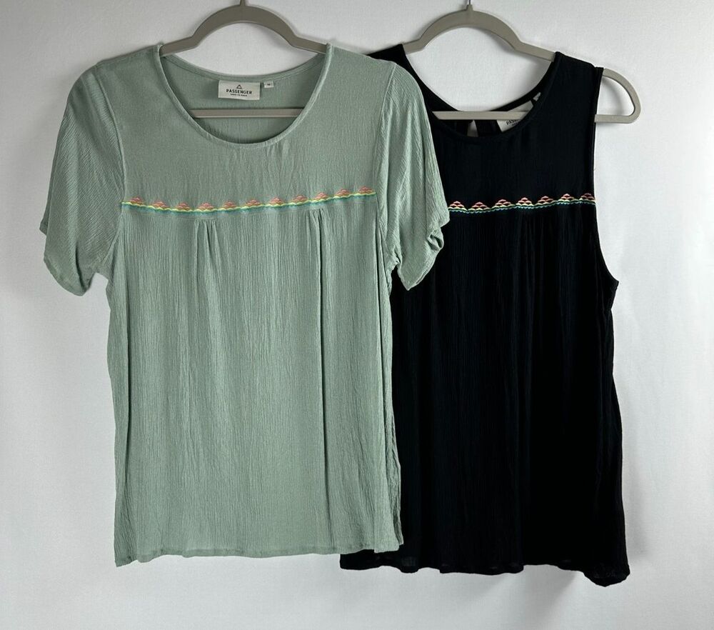 Passenger Made To Roam Lot of 2 Tops Size M Black‎ Green Boho Coastal Minimalist